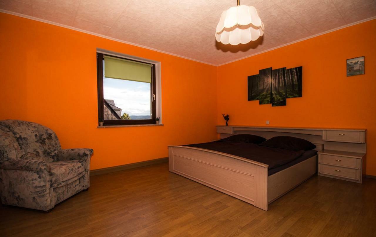 Am Balkon Des Erzgebirges Apartment Bernsbach Exterior photo
